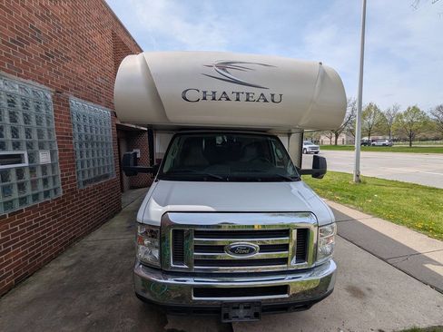 Used 2017 Ford E-450 and Econoline 450 Super Duty w/ Motorhome Prep Package RWD image 14