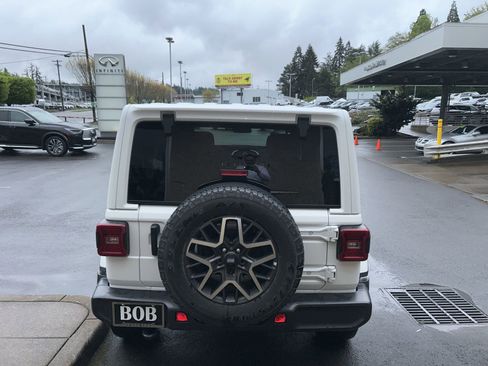 Used 2024 Jeep Wrangler Sahara image 6