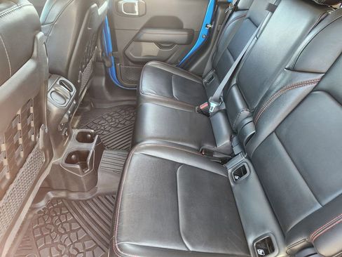 Used 2022 Jeep Gladiator Rubicon w/ Cold Weather Group image 21