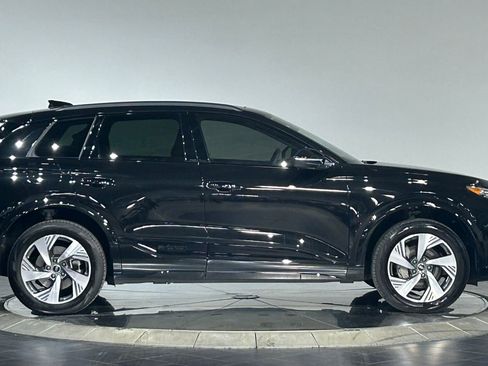 Used 2025 Audi Q6 e-tron Prestige w/ Black Warm Weather Package AWD/4WD image 11