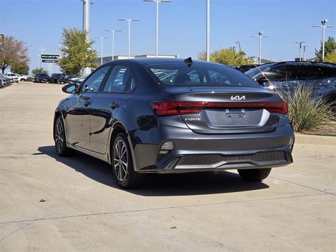 Certified 2023 Kia Forte LXS image 3