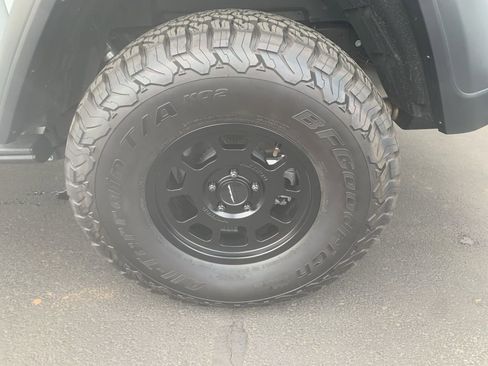 Used 2021 Jeep Gladiator Rubicon image 8