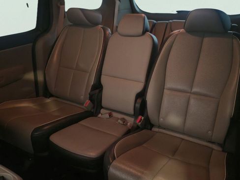 Used 2020 Kia Sedona EX FWD image 24