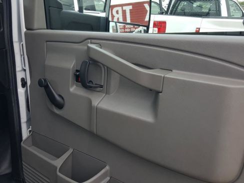 Used 2019 Chevrolet Express 3500 image 20