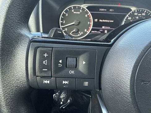 Used 2022 Nissan Rogue SV image 31