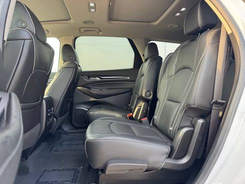 Used 2021 Buick Enclave Avenir w/ Avenir Technology Package AWD/4WD image 9