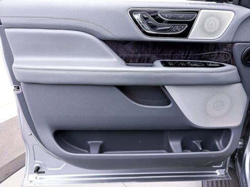 Used 2021 Lincoln Navigator Reserve w/ Luxury Package image 19