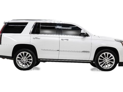 Used 2019 Cadillac Escalade Premium Luxury RWD image 5