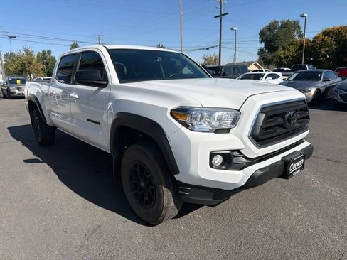 Used 2023 Toyota Tacoma SR5 AWD/4WD image 3