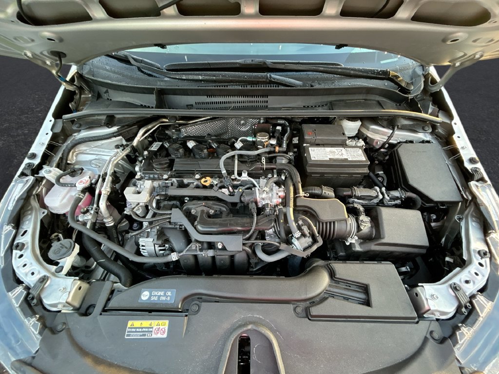 Used 2025 Toyota Corolla LE FWD image 31