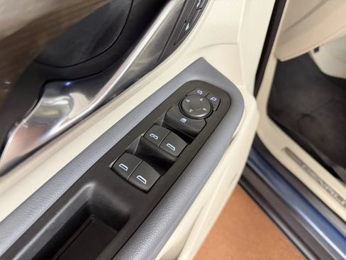 Used 2024 GMC Terrain Denali w/ Denali Premium Package AWD/4WD image 16