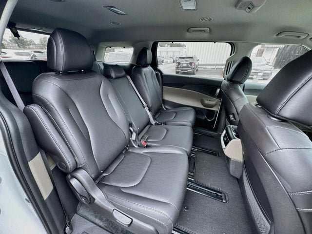 Certified 2026 Kia Carnival EX FWD image 28