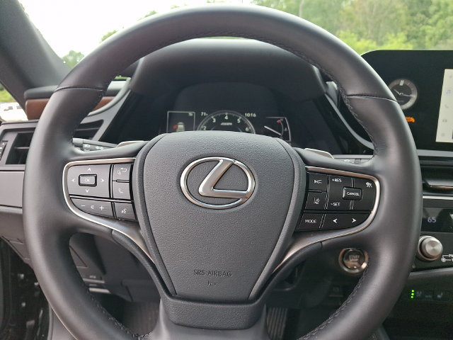 Used 2025 Lexus ES 350 w/ Premium Package FWD image 4