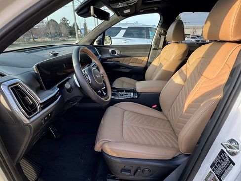 Used 2025 Kia Sorento SX Prestige w/ Olive Brown Leather Package image 11