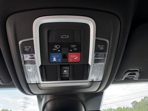 Used 2020 RAM 2500 Limited AWD/4WD image 27