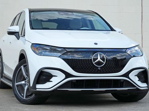 Used 2023 Mercedes-Benz EQE 500 4MATIC SUV w/ Exclusive Trim Package image 2