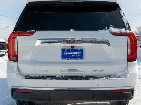 Used 2021 GMC Yukon SLT w/ SLT Premium Package image 7