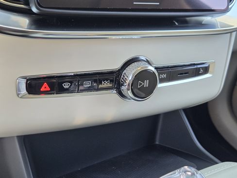 New 2026 Volvo XC90 B6 Ultra image 21