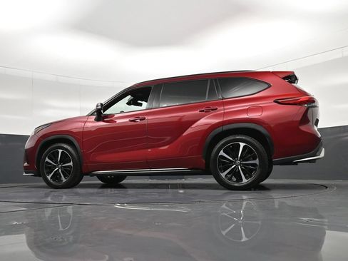 Used 2021 Toyota Highlander XSE FWD image 34