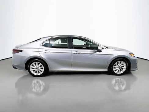 Used 2023 Toyota Camry LE image 3