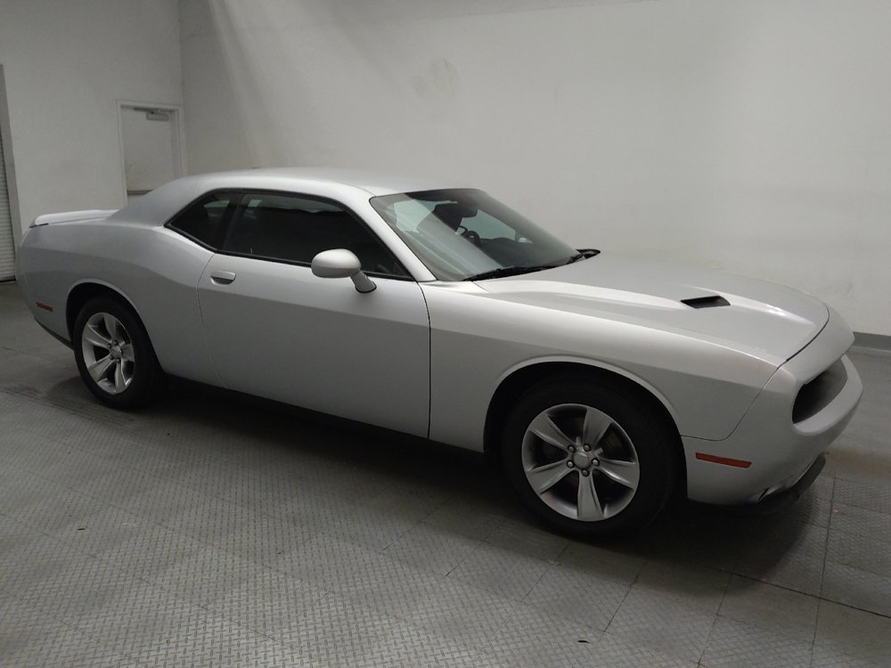 Used 2022 Dodge Challenger SXT RWD image 11