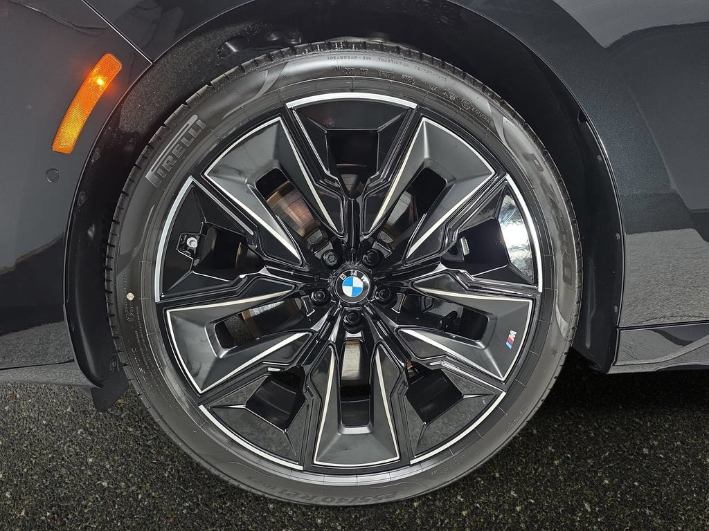 New 2026 BMW 760i xDrive w/ Executive Package AWD/4WD image 32