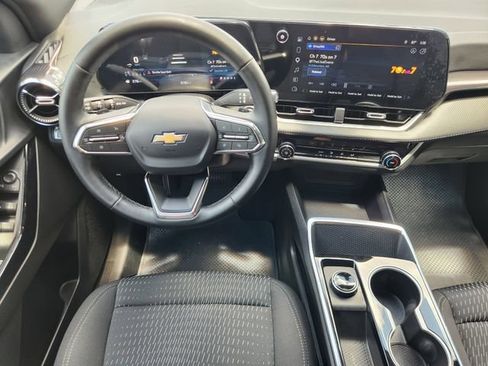 Used 2026 Chevrolet Equinox LT FWD image 27