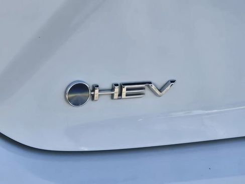 Used 2025 Toyota Camry LE image 10