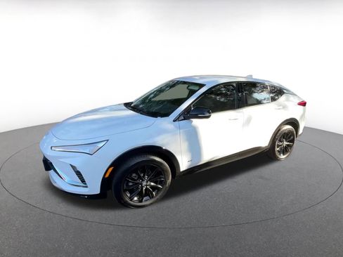 Used 2025 Buick Envista Sport Touring image 8