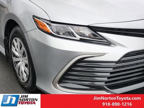 Used 2023 Toyota Camry LE FWD image 10