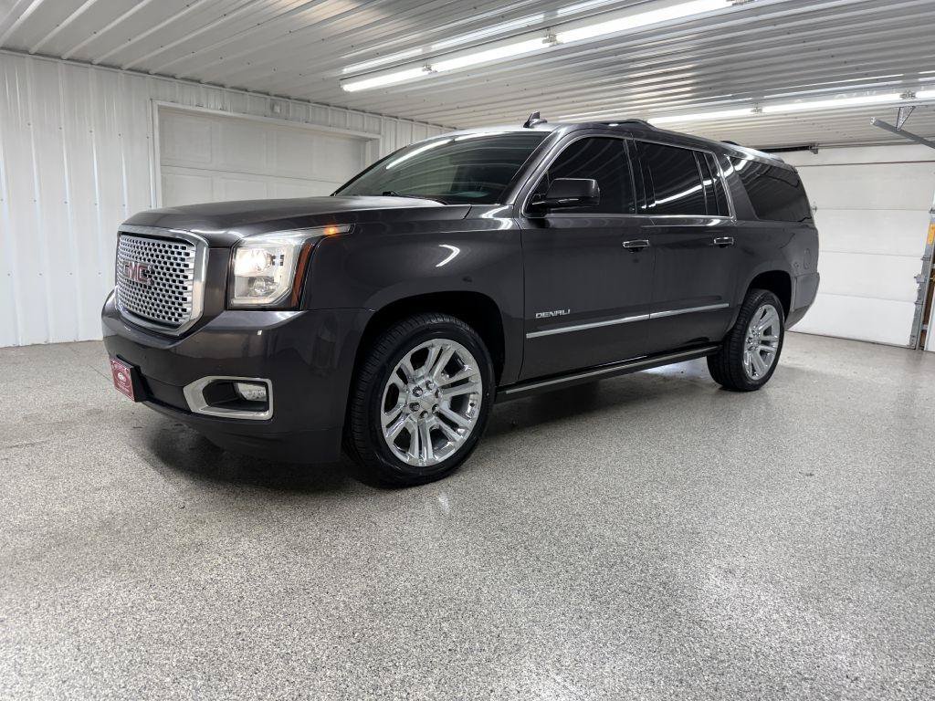 Used 2017 GMC Yukon XL Denali w/ Open Road Package AWD/4WD image 3