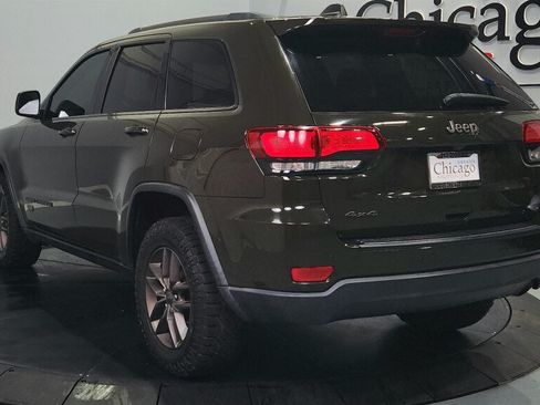 Used 2017 Jeep Grand Cherokee Laredo AWD/4WD image 9