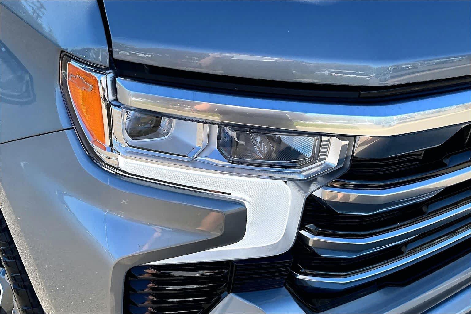 Used 2025 Chevrolet Silverado 1500 High Country AWD/4WD image 27
