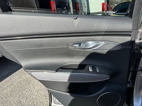 Used 2023 Genesis GV70 2.5T w/ Advanced Package image 10