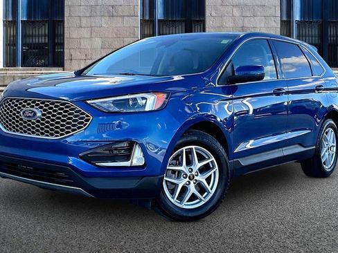 Used 2024 Ford Edge SEL w/ Convenience Package AWD/4WD image 2