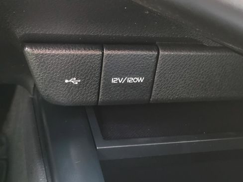 Used 2020 Toyota Camry SE FWD image 24