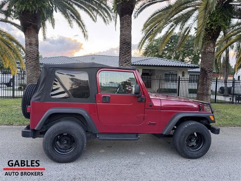 Used 1998 Jeep Wrangler Sport image 9