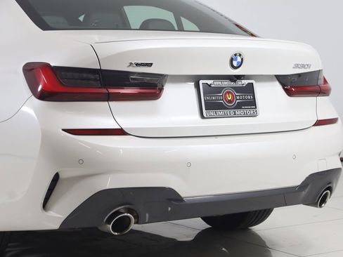 Used 2022 BMW 330i xDrive Sedan w/ M Sport Package image 22