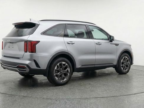 Used 2024 Kia Sorento S image 9