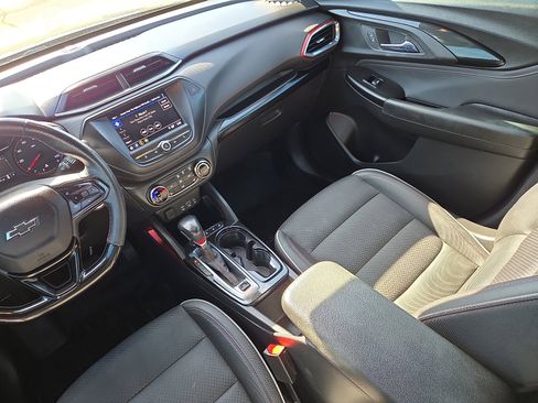 Used 2022 Chevrolet TrailBlazer RS FWD image 12
