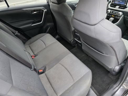 Used 2019 Toyota RAV4 XLE image 29