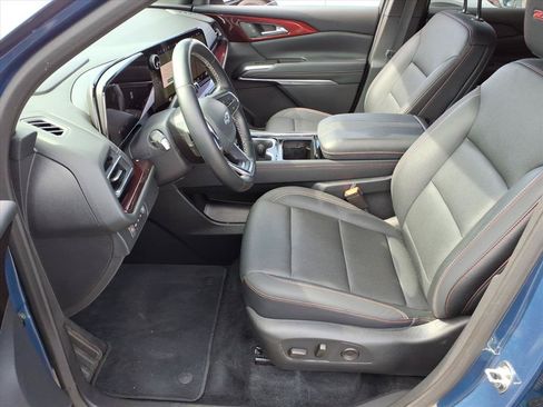 Used 2025 Chevrolet Traverse Z71 w/ Driver Confidence Package AWD/4WD image 5