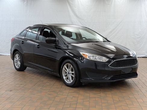 Used 2018 Ford Focus SE FWD image 1