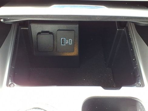 Certified 2023 Ford Explorer XLT w/ Equipment Group 202A AWD/4WD image 19