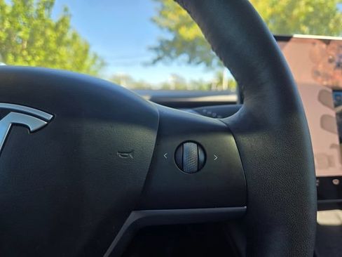 Used 2024 Tesla Model Y Long Range AWD/4WD image 20