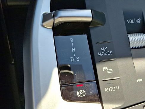 Used 2026 BMW X2 xDrive28i w/ Technology Package image 11