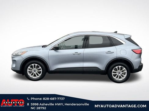 Used 2022 Ford Escape SE image 2
