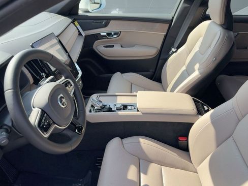 New 2026 Volvo XC90 B6 Ultra w/ Protection Package image 18