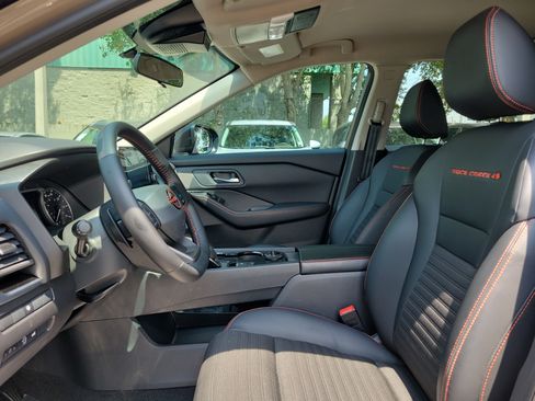 Certified 2025 Nissan Rogue SV AWD/4WD image 12