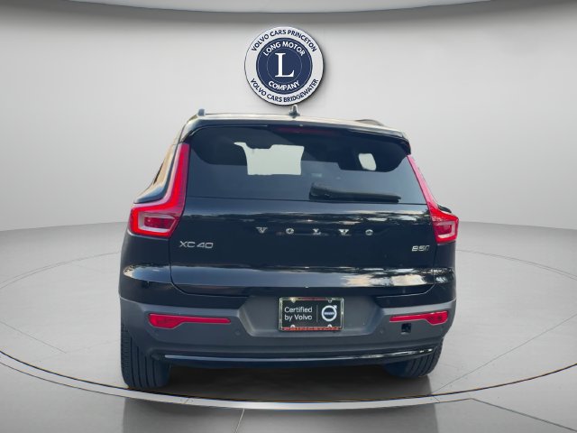 Certified 2024 Volvo XC40 B5 Plus w/ Protection Package Premier AWD/4WD image 7
